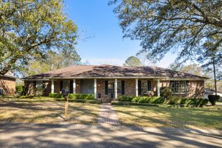 214 Lynnwood, Hattiesburg, MS 39402