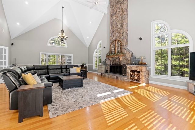 220 Berry St, Wrentham, MA 02093