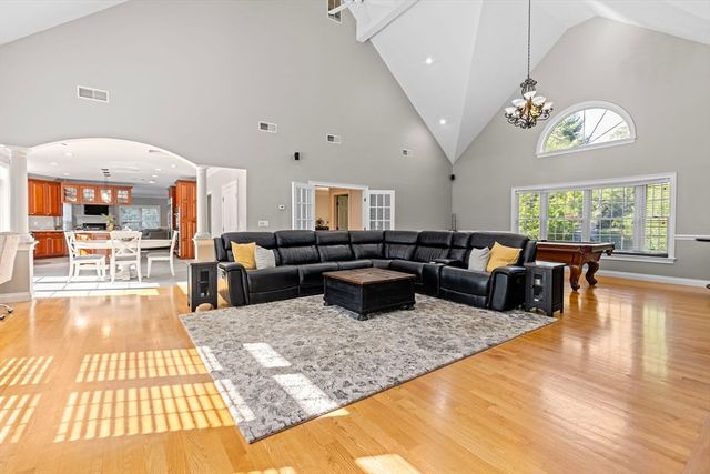 220 Berry St, Wrentham, MA 02093