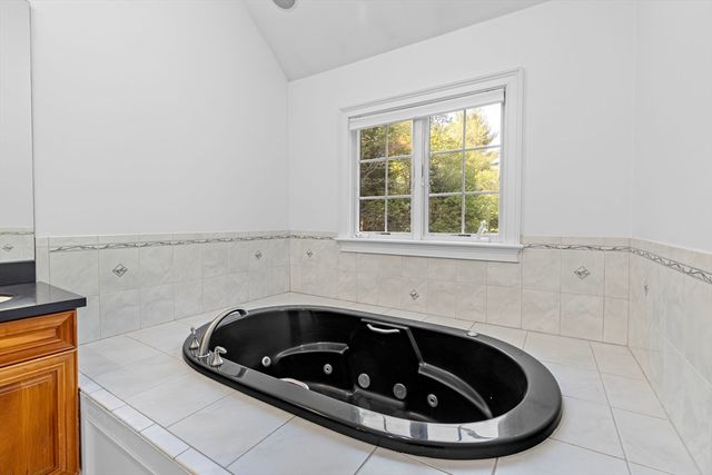 220 Berry St, Wrentham, MA 02093