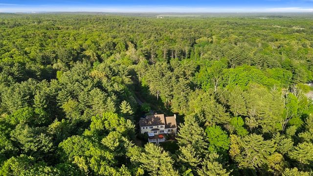220 Berry St, Wrentham, MA 02093