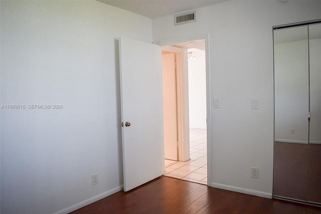 9230 Lagoon Pl 411, Davie, FL 33324