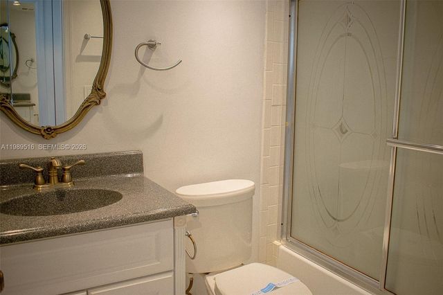 9230 Lagoon Pl 411, Davie, FL 33324