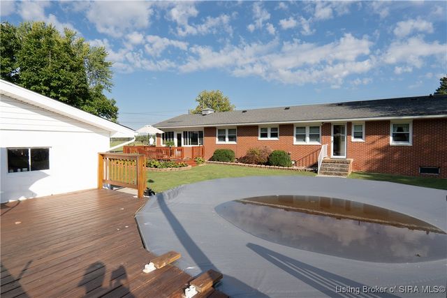 1062 E State Road 256, Austin, IN 47102