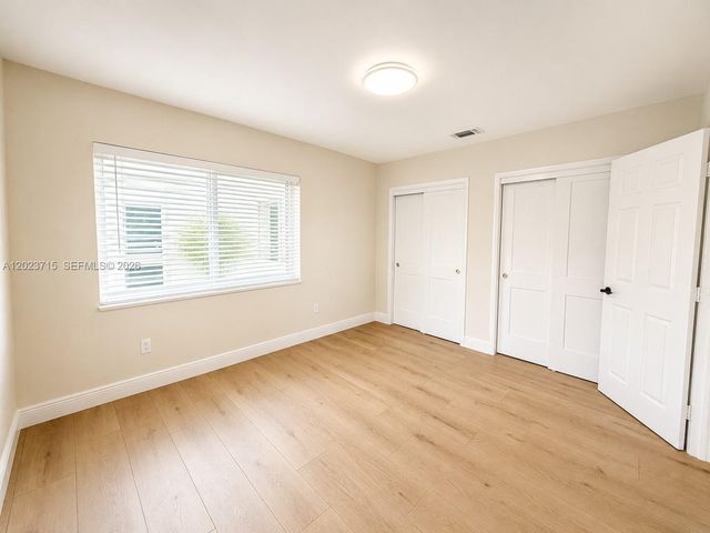 4220 SW 14th St, Miami, FL 33134