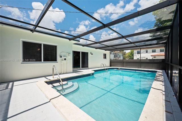 4220 SW 14th St, Miami, FL 33134