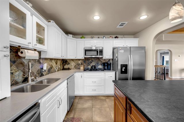 1846 Bluebonnet LN, Kingsland, TX 78639
