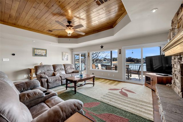 1846 Bluebonnet LN, Kingsland, TX 78639