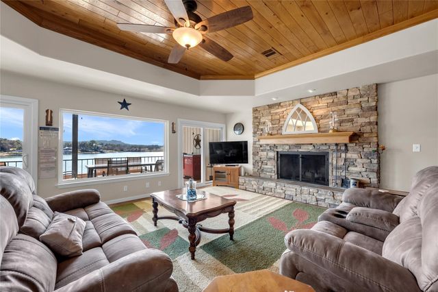 1846 Bluebonnet LN, Kingsland, TX 78639