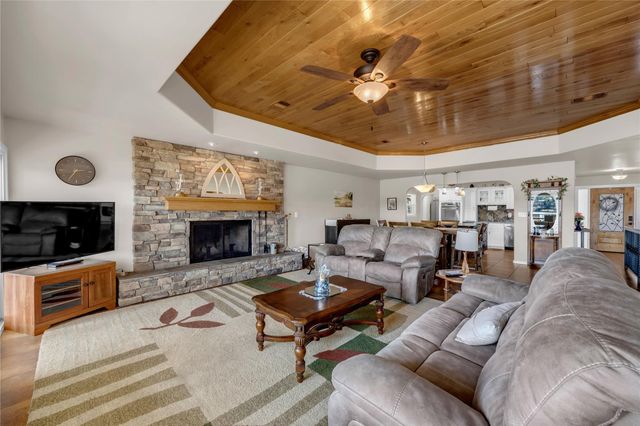1846 Bluebonnet LN, Kingsland, TX 78639