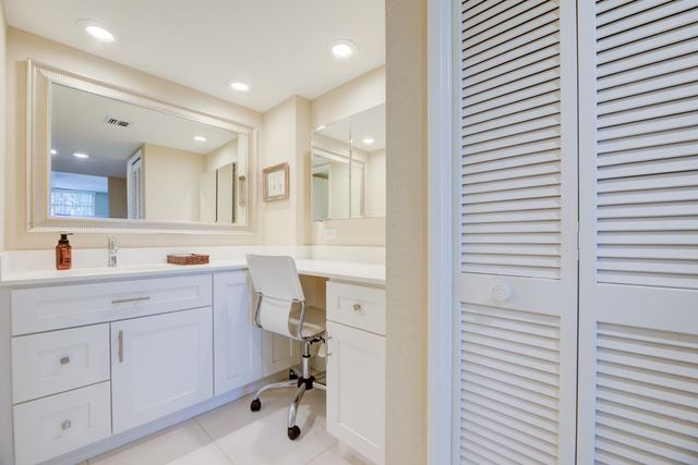 804 Cypress Grove Ln 302, Pompano Beach, FL 33069