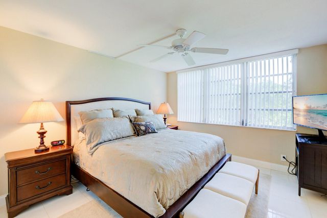 804 Cypress Grove Ln 302, Pompano Beach, FL 33069