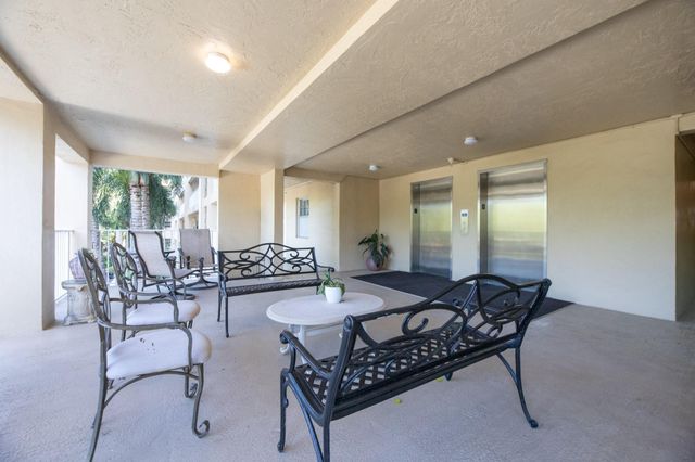 804 Cypress Grove Ln 302, Pompano Beach, FL 33069