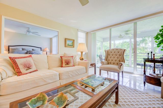 804 Cypress Grove Ln 302, Pompano Beach, FL 33069