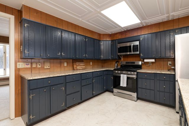 1017 Azaleamum Drive, Three Rivers, MI 49093