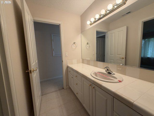 17115 Sw SOREN Ct, Beaverton, OR 97007