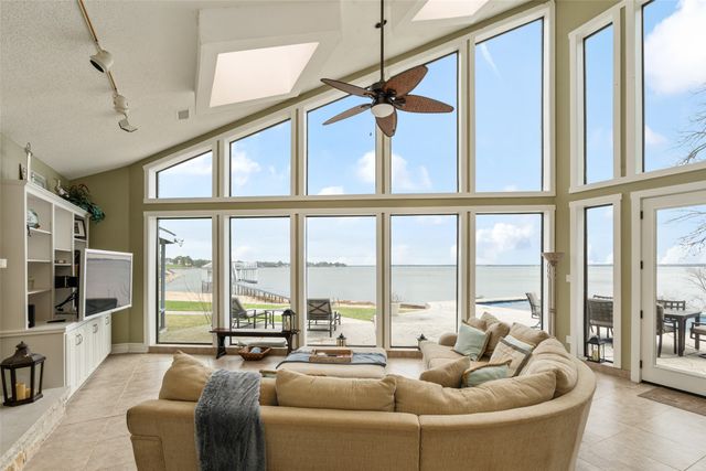 133 Forest Ridge Road, Trinidad, TX 75163