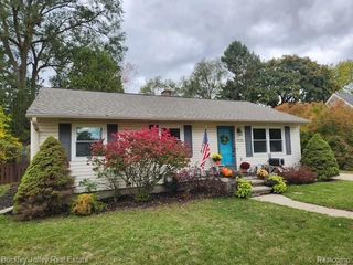 1125 Braeview Drive, Howell, MI 48843