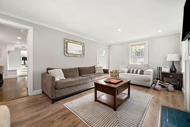 53 Sargent Rd, Swampscott, MA 01907