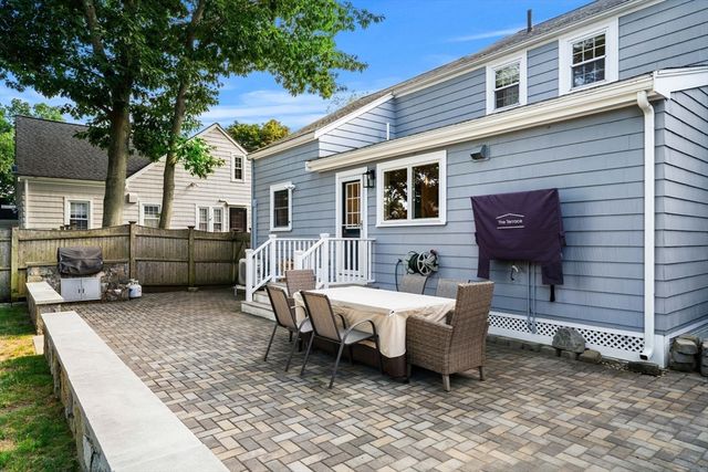 53 Sargent Rd, Swampscott, MA 01907