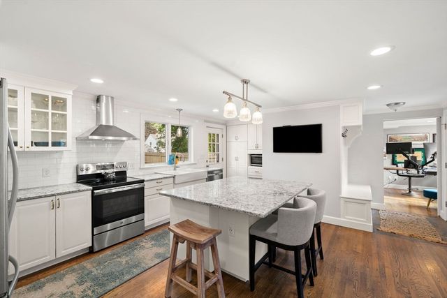 53 Sargent Rd, Swampscott, MA 01907