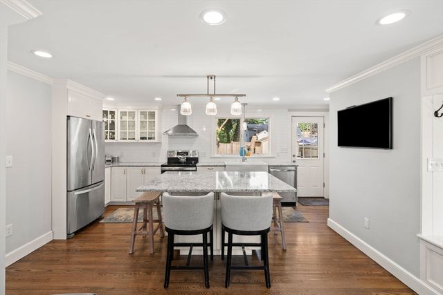 53 Sargent Rd, Swampscott, MA 01907