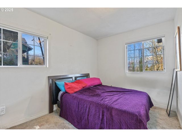 808 W A Loop, Rainier, OR 97048