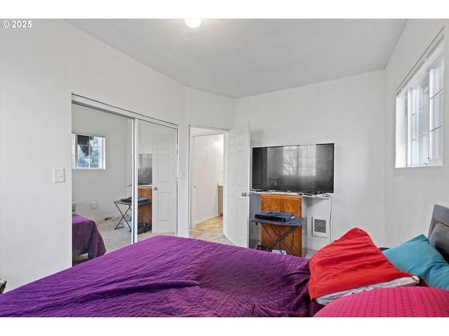 808 W A Loop, Rainier, OR 97048