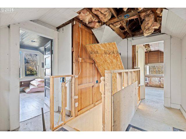 808 W A Loop, Rainier, OR 97048