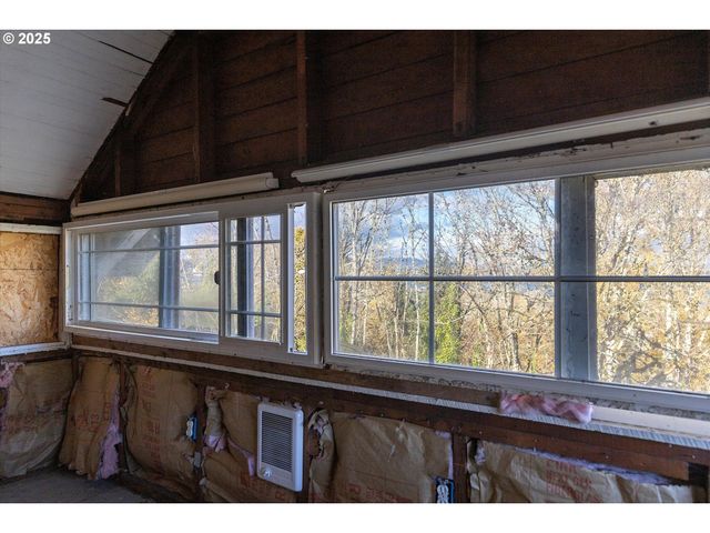 808 W A Loop, Rainier, OR 97048