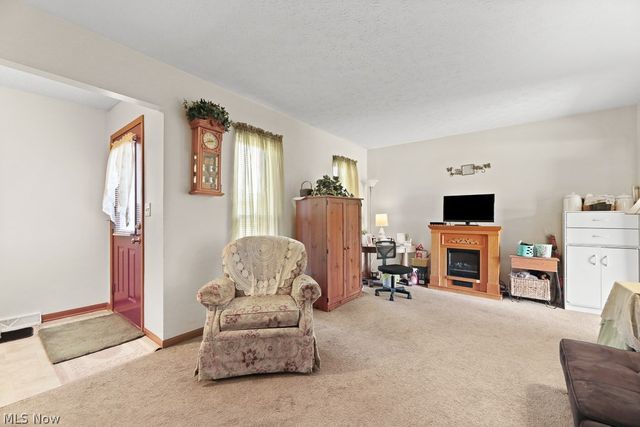 109 Monticello Circle, Elyria, OH 44035