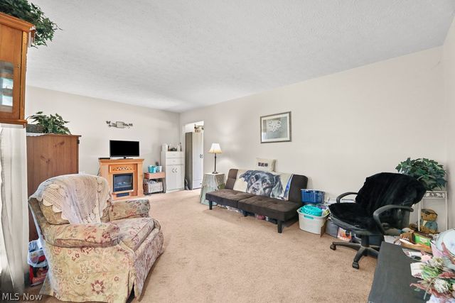 109 Monticello Circle, Elyria, OH 44035