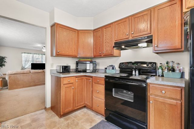 109 Monticello Circle, Elyria, OH 44035