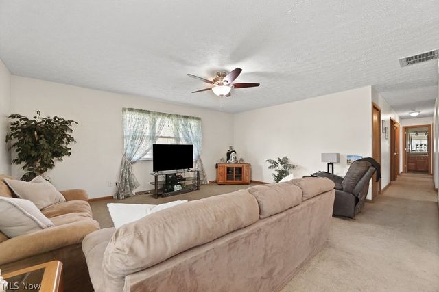 109 Monticello Circle, Elyria, OH 44035