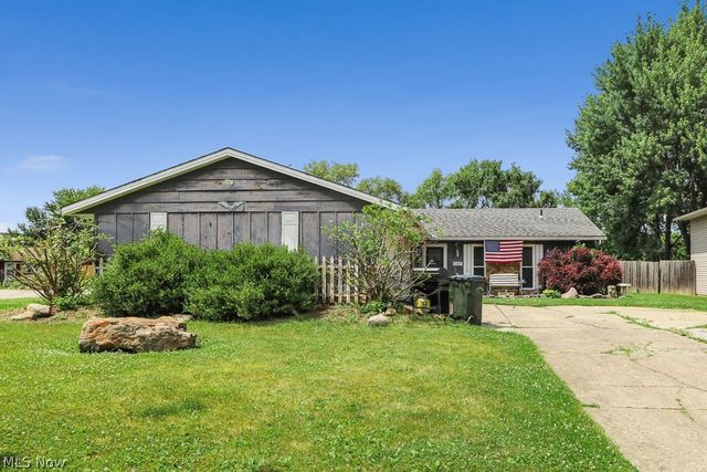 109 Monticello Circle, Elyria, OH 44035