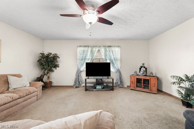 109 Monticello Circle, Elyria, OH 44035