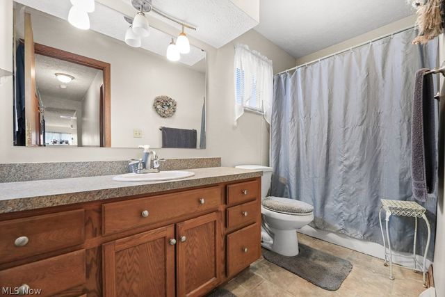 109 Monticello Circle, Elyria, OH 44035