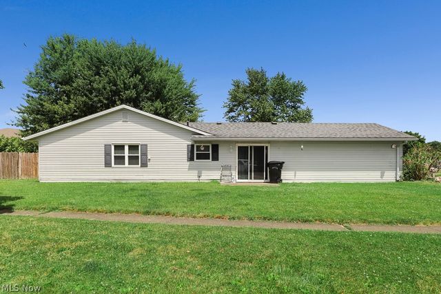 109 Monticello Circle, Elyria, OH 44035