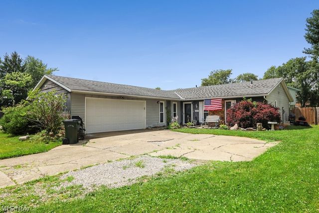 109 Monticello Circle, Elyria, OH 44035