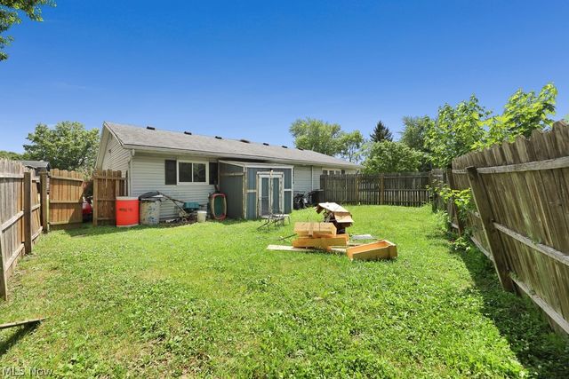 109 Monticello Circle, Elyria, OH 44035
