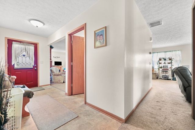 109 Monticello Circle, Elyria, OH 44035