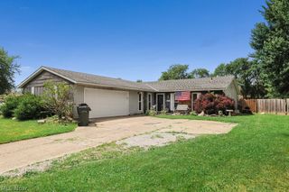 109 Monticello Circle, Elyria, OH 44035