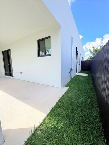 12330 SW 219th St, Miami, FL 33170