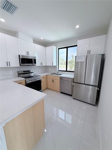 12330 SW 219th St, Miami, FL 33170