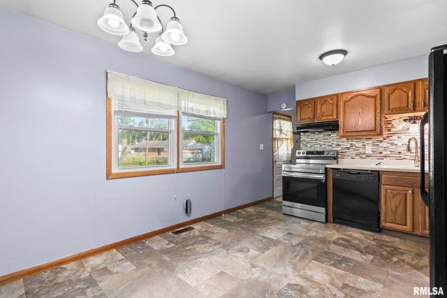 16 DELMAR Drive, Springfield, IL 62703