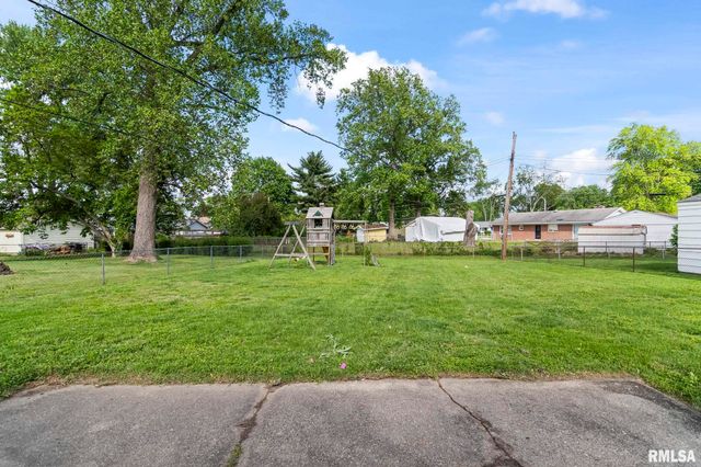 16 DELMAR Drive, Springfield, IL 62703