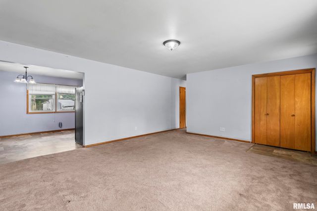 16 DELMAR Drive, Springfield, IL 62703
