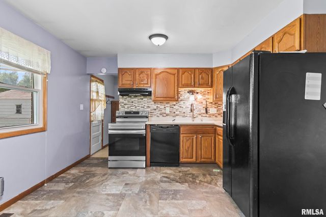 16 DELMAR Drive, Springfield, IL 62703