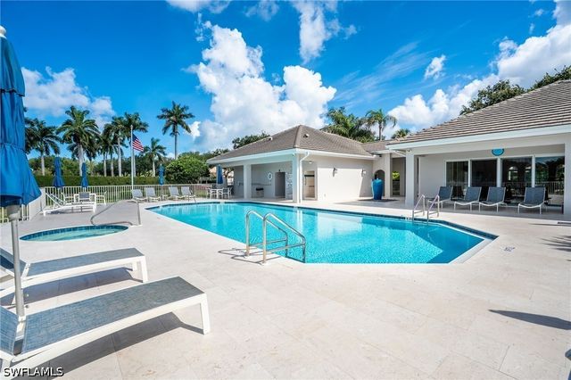 1896 Seville BLVD 1711, Naples, FL 34109