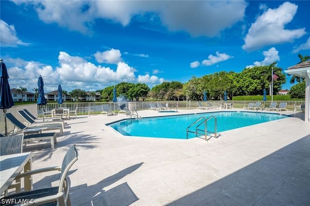 1896 Seville BLVD 1711, Naples, FL 34109